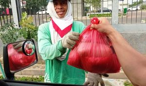 IOF Jakarta Salurkan Bantuan kepada Warga Terdampak Covid-19.(ist) Portalkota.id