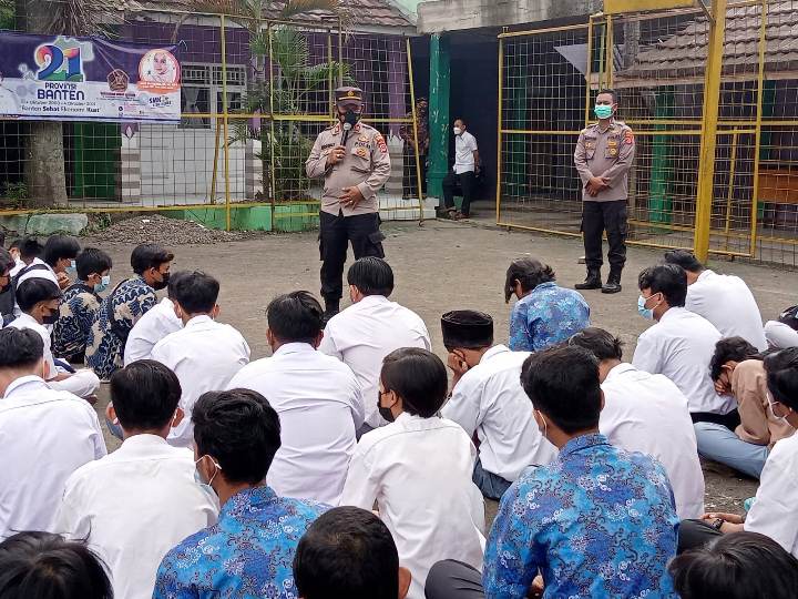 Cegah Tawuran Pelajar, Kapolsek Cisoka Sambangi SMP Dan SMK Yapidi Jayanti.(ist)