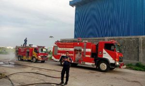 Pabrik Korek Api di Pakuhaji Terbakar Hebat.(ist) Portalkota.id