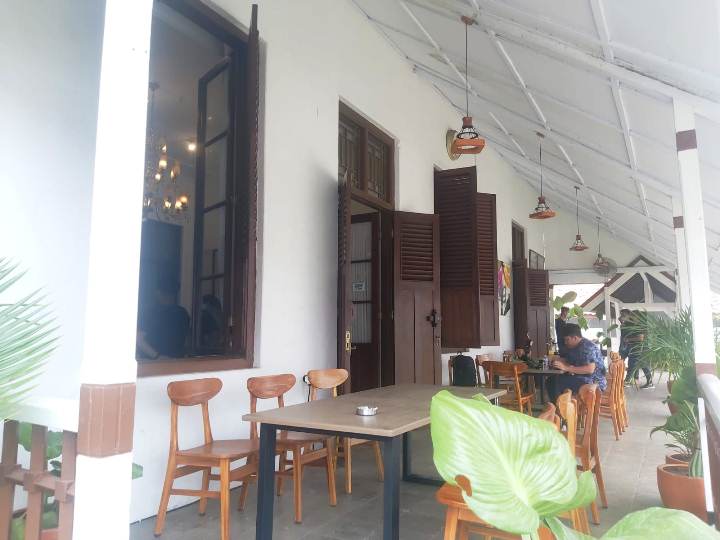 Ada Yang Baru di Kota Serang: Roemah Prestasi, Restoran Sunda dan Coffee Shop Bergaya Klasik!.(Ris) Portalkota.id