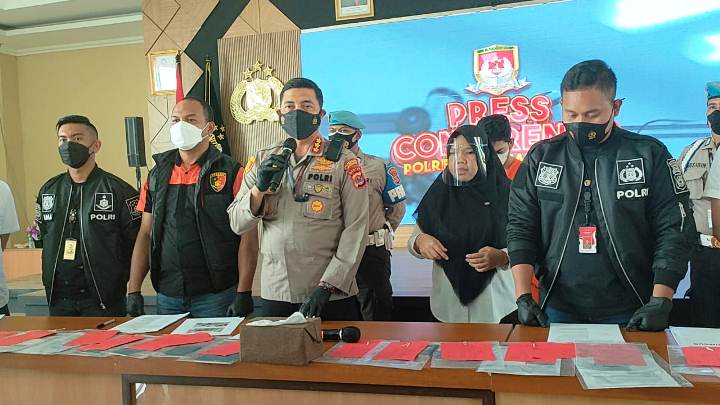 Pasutri Ini Ditangkap Polresta Tangerang Gegara Melakukan Bisnis TKI Ilegal.(ika) portalkota.id