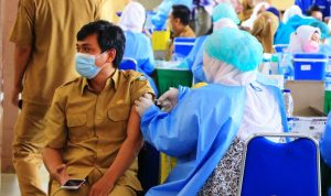 4 Ribu Pelayan Publik di Kota Tangerang Jadi Sasaran Vaksinasi Booster.(feb) portalkota.id