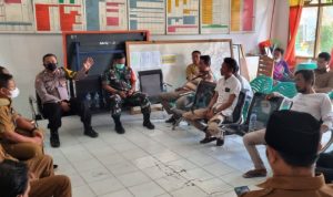 Situasi musyawarah terkait adanya penarikan biaya berlebih untuk masuk ke wisata Tanjung Kait. (Foto/Ist) Portalkota.id