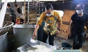 Sempat Langka, Wakil Wali Kota Tinjau Langsung Pabrik Tahu di Ciputat Timur.(ski) Portalkota.id