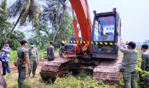 Satpol PP Hentikan Aktivitas Galian Tanah di Desa Klebet.(ist) Portalkota.id