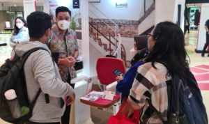 Suasana booth Lobsang Stairlift dalam pameran Taiwan Excellence Week 2022 di Tunjungan Plaza, Surabaya.(ist) Portalkota.id