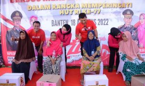 Bersama Bhayangkari, Polda Banten Gelar Baksos Merdeka di Desa Muara Lebak.(ist) Portalkota.id