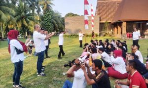 Keseruan Karyawan-Managemen Hotel The Royale Krakatau Cilegon Lomba Agustusan: Bangun Kekompakan!.(ris) Portalkota.id