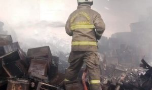 Kebakaran di Pergudangan Pantai Indah Dadap akibat Korsleting, Tidak Ada Korban Jiwa.(ist) Portalkota.id