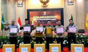 Pemkot Tangsel Raih Penghargaan Badan Publik Informatif 2022.(ist) Portalkota.id