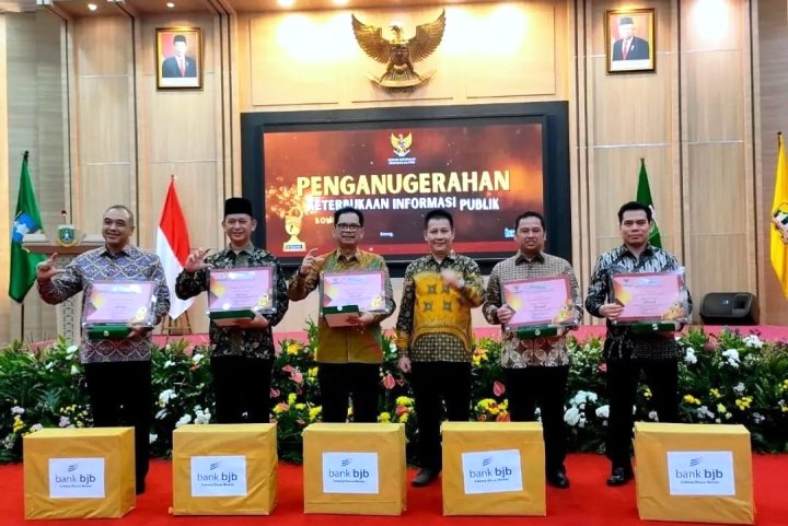 Keterbukaan Informasi Publik, Pemkot Tangsel Raih Penghargaan Badan ...