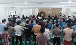 Polres Cilegon Gelar Sholat Ghaib Doakan Korban Bencana Gempa Cianjur.(ist) Portalkota.id