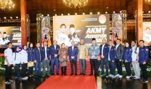 Dukung Program Karang Taruna, Wali Kota Benyamin Raih Penghargaan Satyalancana.(ist) Portalkota.id