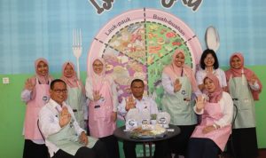 Bagikan Protein Hewani, Dinkes Ajak Masyarakat Cegah Stunting.(ist) Portalkota.id