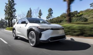 Totoya bZ4X dalam warna Elemental Silver Metallic.(ist) Portalkota.id