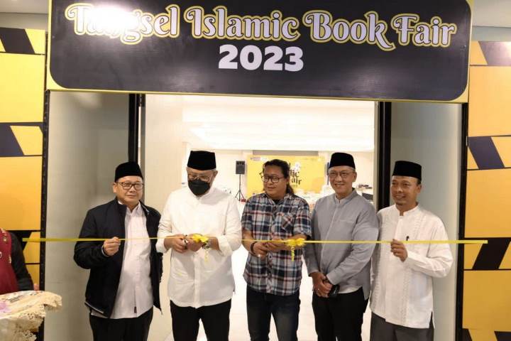 Dibuka Benyamin Davnie, Tangsel Islamic Book Fair 2023 Resmi Digelar ...