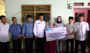 Benyamin Serahkan Santunan Kematian dari Jasa Raharja ke Korban Kecelakaan Bus di Tegal.(ist) Portalkota.id