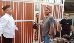 PJPT Bagikan 317 Bungkus Daging Kurban ke Masyarakat.(ist) Portalkota.id