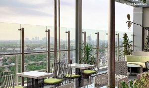 Sky Lounge 15 yang berlokasi di lantai 15 Hotel Santika Premiere ICE BSD.(ist) Portalkota.id