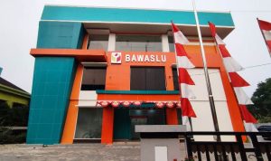 Gedung Bawaslu Kota Tangsel.(eka) Portalkota.id