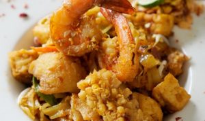 Menu Pad Thai Seafood di Hotel Santika Premiere Bintaro.(ist) Portalkota.id