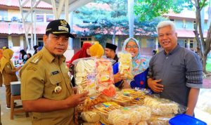 Kunjungi Bazar, Pj Sebut UMKM Soko Guru Ekonomi Tangerang.(ist) Portalkota.id