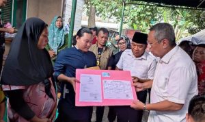 Santunan Petugas KPPS di Serpong Utara, Al Muktabar Mereka Pejuang Demokrasi.(riski) Portalkota.id