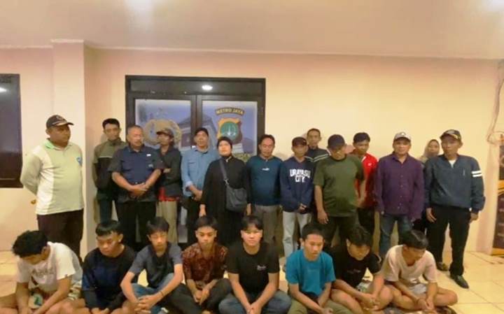 Polisi Panggil Orang Tua Belasan Remaja yang Ikut Perang Sarung di Pondok Aren.(ist) Portalkota.id