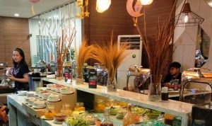 Buka Bersama di Kampung Cilenggang, Hotel Sahid Serpong Siapkan 40 Menu Makanan.(Feb) Portalkota.id