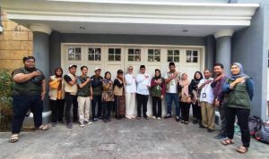 Pilar Imbau Warga Komplek di Tangsel untuk Gunakan Hak Pilihnya di Pilkada 2024.(riski) Portalkota.id