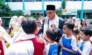 Pemkot Tangsel Kembali Salurkan Bantuan Pendidikan untuk 1000 Siswa Kurang Mampu.(riski) Portalkota.id