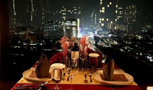 Romantic Dinner dengan pemandangan City Lights Gading Serpong di Salute Bar & Lounge, VIVERE Hotel, ARTOTEL Curated. (Ist) Portalkota.id