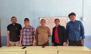 Perwakilan Masyarakat Rawa Buntu dan PKBM.(riski) Portalkota.id