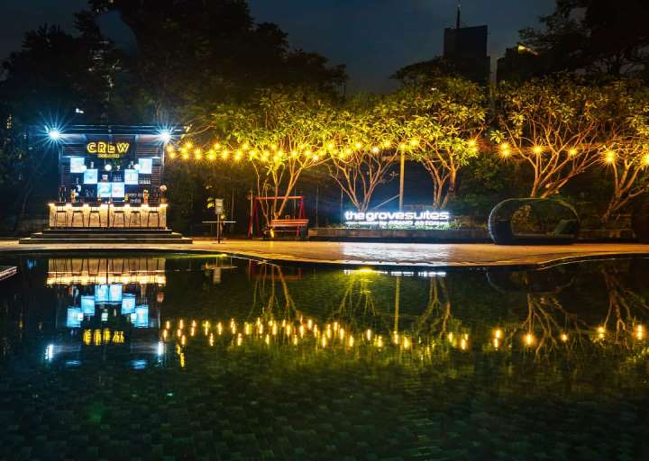 Crew Pool & Bar The Grove Suites by Grand Aston Resmi Dibuka.(Foto: Istimewa) Portalkota.id