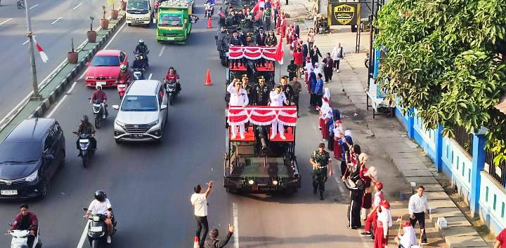 HUT ke-80 RI, Wali Kota Tangsel Lakukan Iring-iringan Tank Menuju Yonkav 9 Serpong Utara.(ris) Portalkota.id
