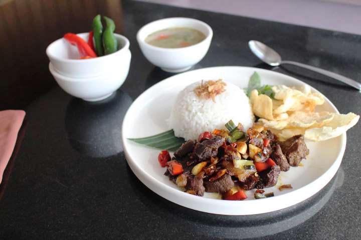 Kenikmatan Autentik Menu Istimewa Daging Gongso Khas Nusantara di Hotel Santika Premiere ICE - BSD City.(Foto: Istimewa) Portalkota.id