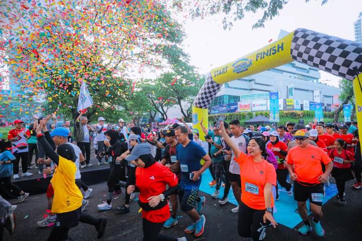 Wali Kota Lepas Ribuan Pelari Road to Tangsel Marathon 2025 di BSD.(Foto: Istimewa) Portalkota.id