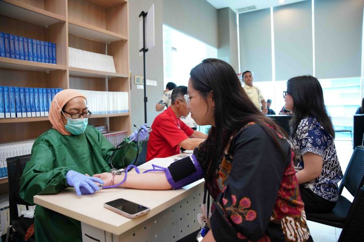 BCA dan PMI Gelar Donor Darah, Libatkan Generasi Muda Tumbuhkan Semangat Kemanusiaan.(Foto: Istimewa) Portalkota.id
