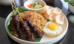 Nasi Goreng ala Hotel Santika Premiere ICE BSD.(Foto: Istimewa) Portalkota.id